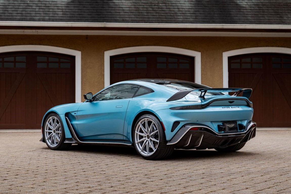Aston Martin Vantage V12 5.2 V12